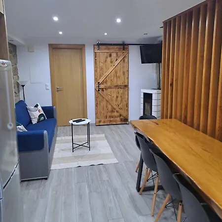 Apartament Cricastelo - Local